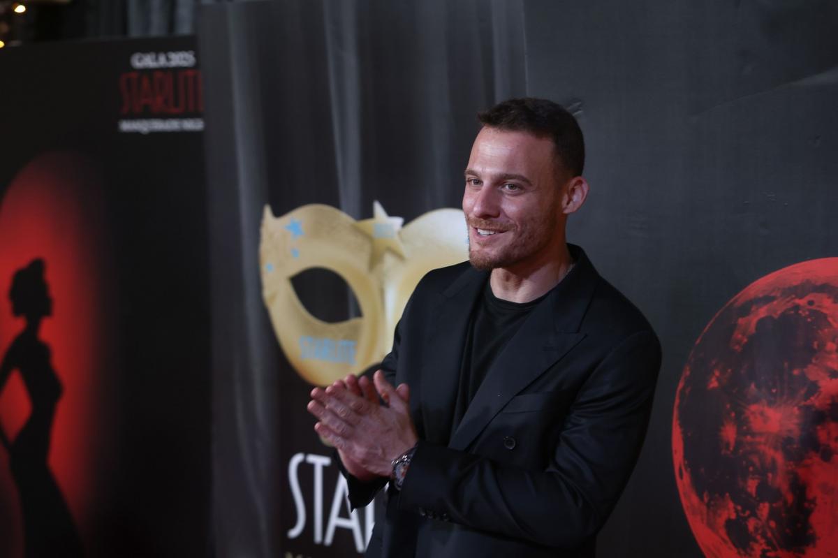 actori în diferite ipostaze