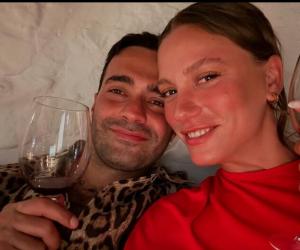 Serenay Sarıkaya și Mert Demir s-au reîntors în Turcia. Au participat la Săptămâna Modei de la Milano