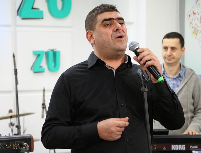 Creste trandafir mea firida zippy jipiki Un Trandafir Creste La Fereastra Mea - 8