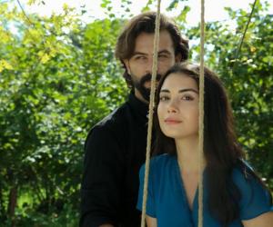 Özge Yağız și Gökberk Demirci apar într-o fotografie de cuplu. Asemănarea dintre cei doi nu a putut fi trecută cu vederea