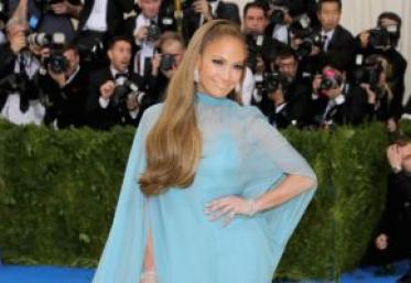 Jennifer Lopez și-a etalat verigheta într-o nouă campanie publicitară. Actrița și soțul ei, Ben Affleck, nu au mai fost fotografiați împreună de o lună
