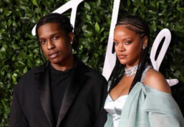 Rihanna și A$AP Rocky au publicat primele poze cu fiul lor cel mic, Riot. Ședința foto de familie este pe placul tuturor