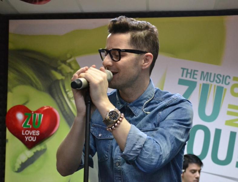 Adrian Sînă cântă în premieră cu trupa live la Morning ZU