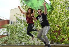 Ne pregatim de aroganta de 1 mai. Mihai si Antonia sar cu parasuta si anunta urmatorul artist pentru Forza ZU