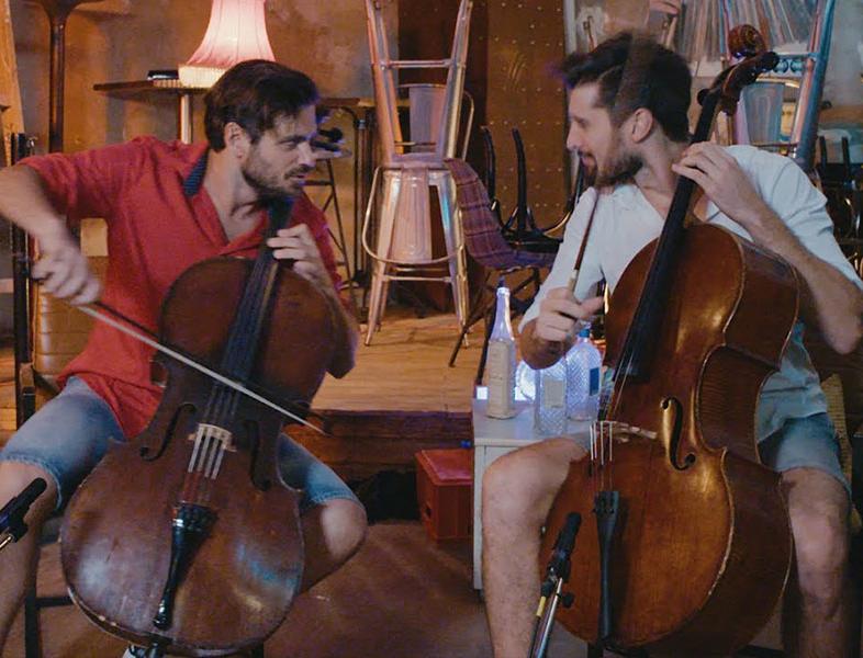 „Despacito” cântat la violoncel sună mai elegant decât te aștepți. Play!
