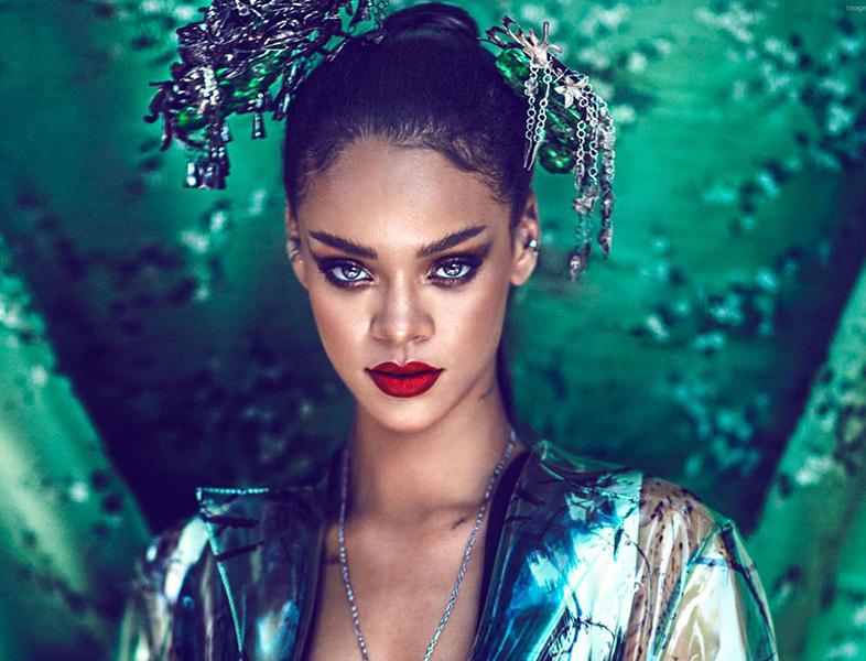 VIDEO: Rihanna își va lansa propriul brand de produse cosmetice 