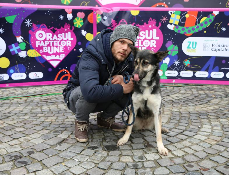 Orașul Faptelor Bune 2017: Averea lui Cristian sunt rulota și un câine