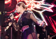 Raluka lansează un nou proiect muzical. Artista, acompaniată pe scenă de acordeon, tambal și vioară