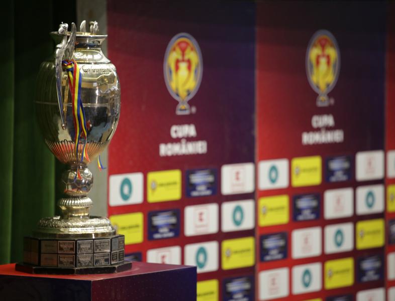 Semifinalele Cupei României la fotbal se joacă mâine şi joi