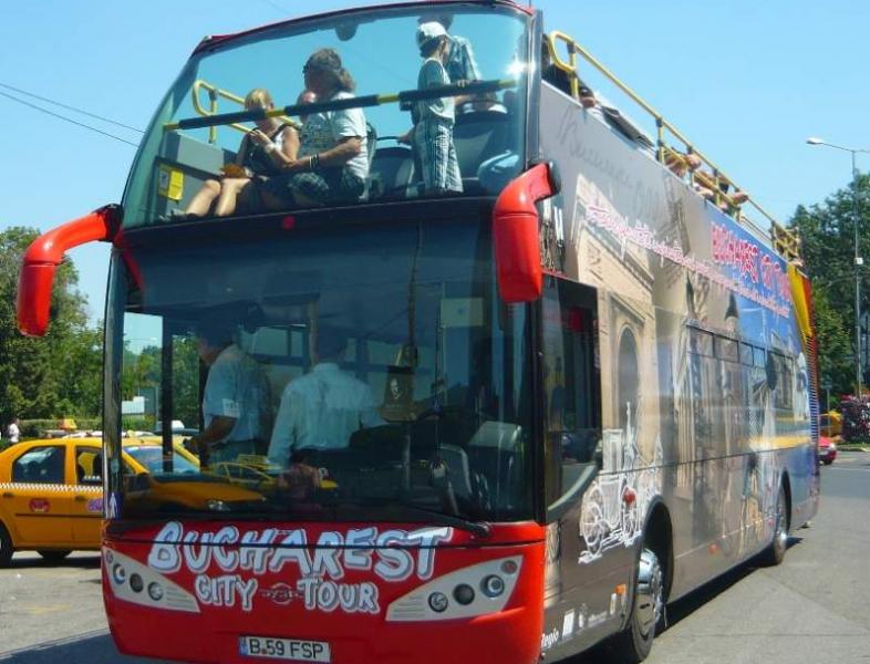Autobuzele etajate pentru turiști reintră în circulație