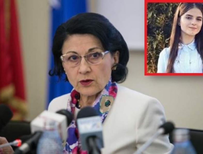 Ecaterina Andronescu, Ministrul educației, a fost demisă