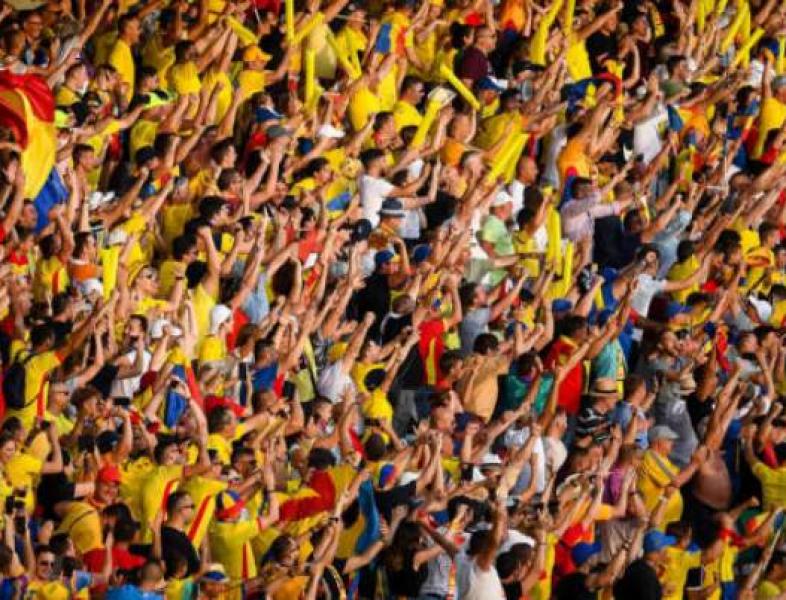 Stadion plin la meciul naționalei cu Spania