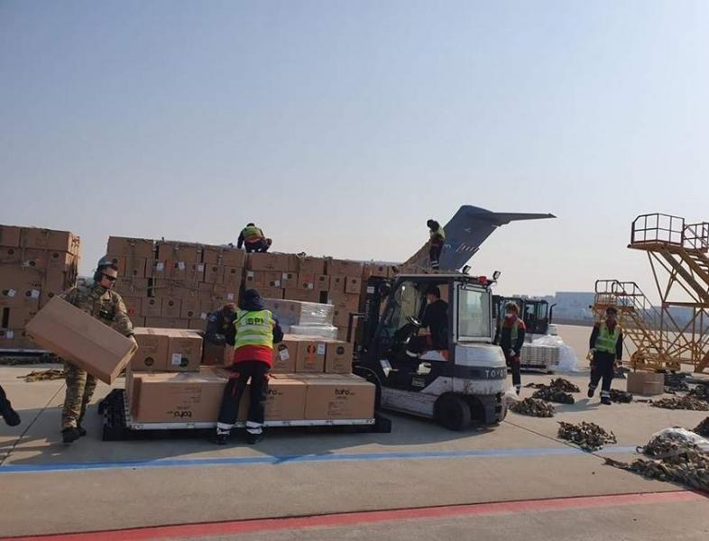 45 de tone de echipament medical au ajuns in aceasta dimineata pe aeroportul Otopen