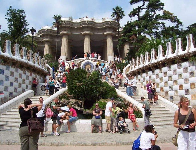 Madridul și Barcelona redeschid muzeele și terasele