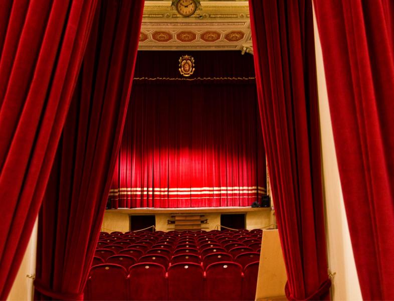  Teatrele si cinematografele se vor putea deschide la 50 % din capacitate