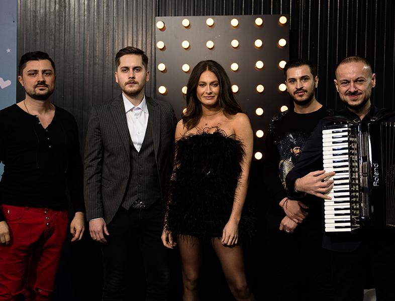 Marea Unire ZU 2020: Raluka și Proiectul Balkanic încing atmosfera cu un ZUper colaj cu muzică de petrecere
