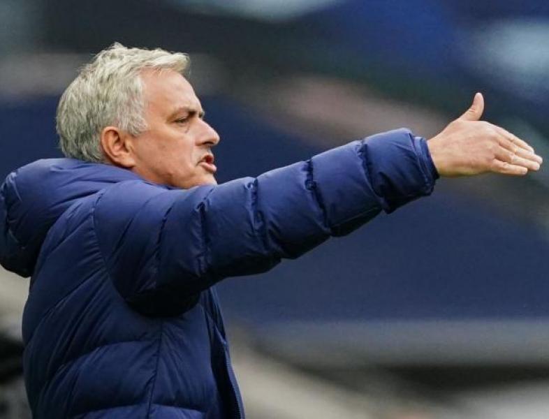 Jose Mourinho părăseşte conducerea tehnică de la Tottenham