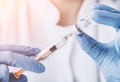 Doctorița din Dâmbovița, cercetată pentru vaccinări fictive, a fost dusă la audieri