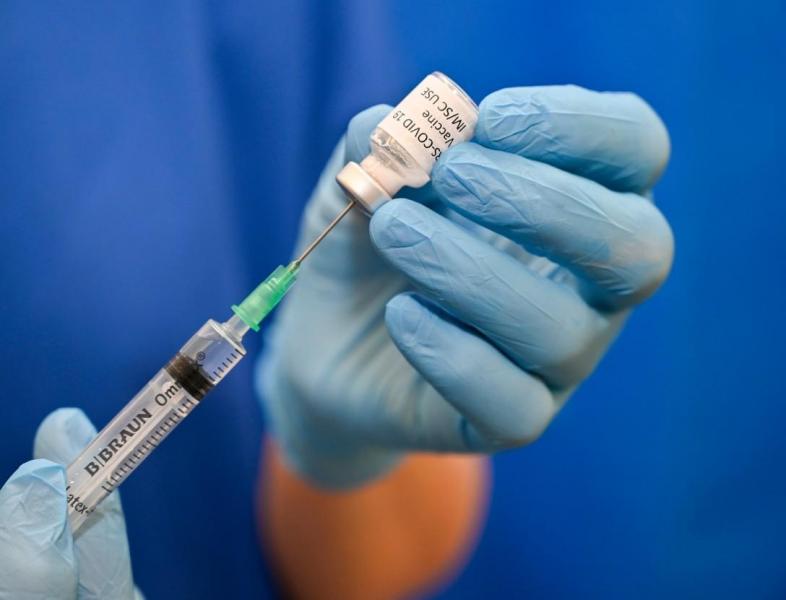 Vaccinarea cu a treia doză de vaccin anti-COVID ar putea începe în România din octombrie
