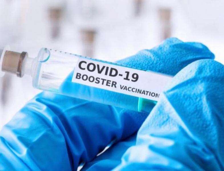 Termenul minim pentru doza booster a vaccinului anti-COVID, a fost redus de la 6 la 4 luni 
