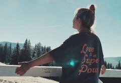 Mesajul Ginei Pistol despre război: „Copiii noștri s-au născut pentru un timp ca acesta”