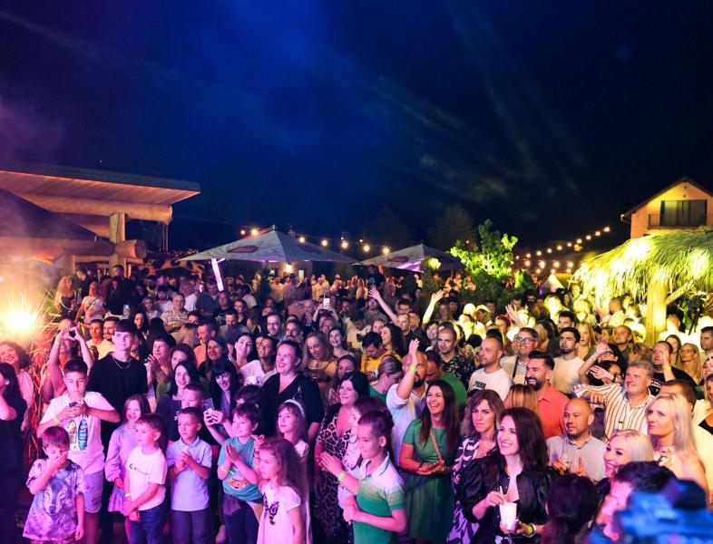 #RadioAventura2022: Cel mai mare party cu #MuzicaAia LIVE la Brașov