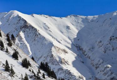 E risc mare avalanșă în Munții Bucegi 