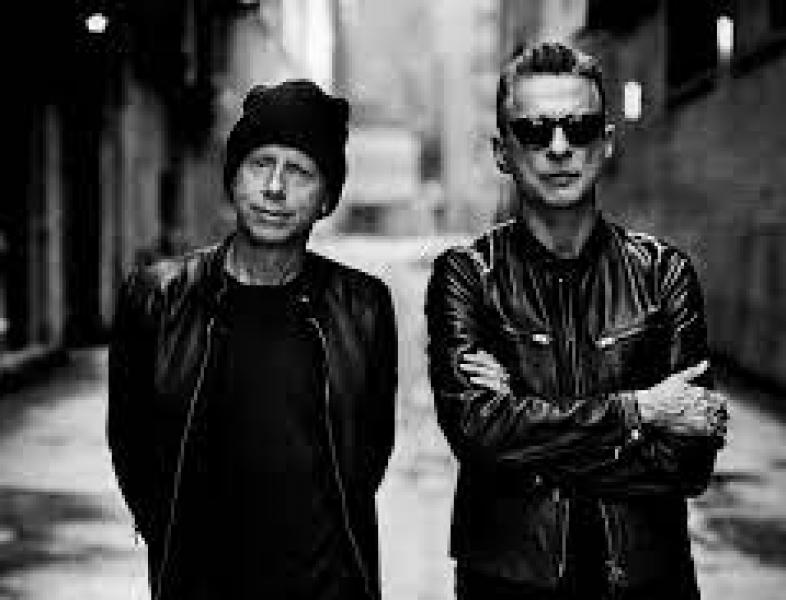 Trupa Depeche Mode lansează mâine albumul Memento Mori