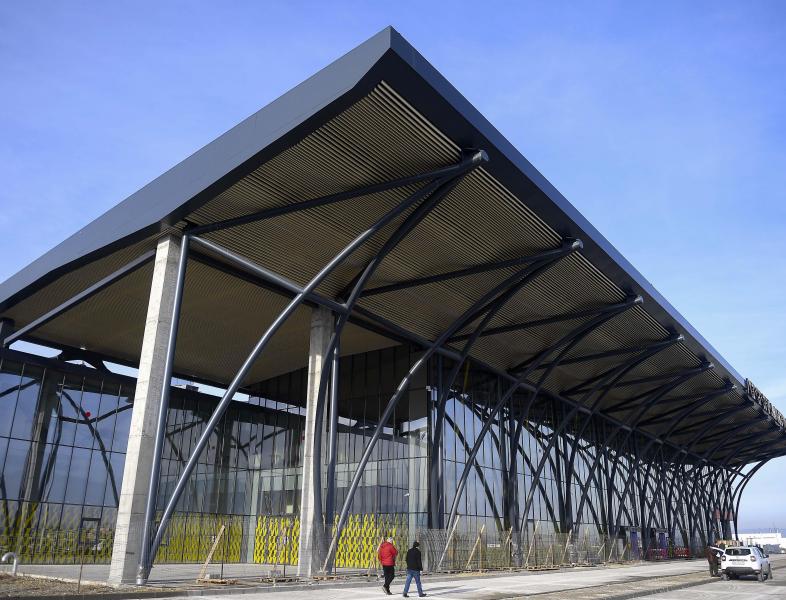 Aeroportul Internațional Brașov – Ghimbav va fi operațional începând de mâine
