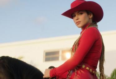 Hitul care trezește România: Shakira, Fuerza Regida - „El Jefe”