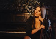 Paula Seling celebrează ziua lui Mihai Eminescu prin piesa "Rugăciune"