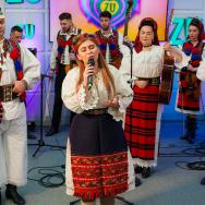 Marea Iubire ZU 2024: Ansamblul „Transilvania” din Baia Mare a cântat LIVE la ZU muzică din Maramu´
