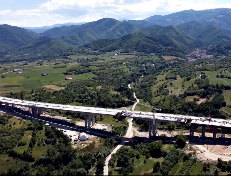 Cel mai mare viaduct din România se face în Moldova