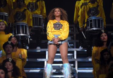 Hitul care trezește România: Beyonce - Drunk In Love 