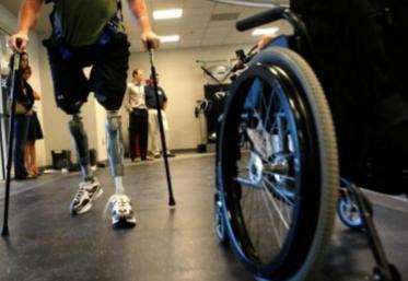 Persoanele cu handicap vor avea acces gratuit în mijloacele de transport în comun, magazine și alte spații