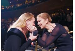 Momentul viral în care Adele o îmbrățișează în lacrimi pe Céline Dion la un concert în Las Vegas
