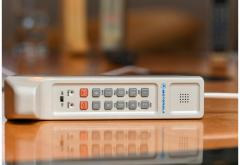 52 de ani de la primul apel pe un telefon mobil. Cine a inițiat apelul și cum arăta telefonul mobil DynaTAC 8000X în 1973
