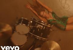 Hitul care trezește România | Miley Cyrus – „End of the World”