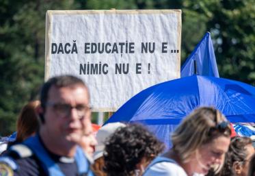 Profesorii anunţă referendum pentru grevă generală