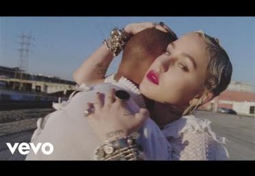 Brooke Candy ft. Sia - Living Out Loud | VIDEOCLIP