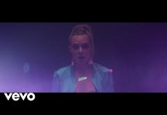 Tove Lo - Bitches ft. Charli XCX, Icona Pop, Elliphant, ALMA | VIDEOCLIP