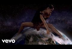Ariana Grande - God Is a Woman | VIDEOCLIP