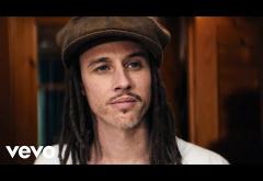 JP Cooper, Astrid S - Sing It With Me | videoclip