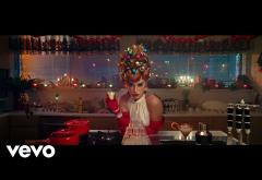 Katy Perry - Cozy Little Christmas | videoclip