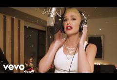 Gwen Stefani - Here This Christmas | videoclip