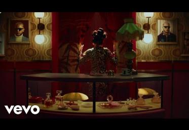 DJ Snake & Selena Gomez - Selfish Love | videoclip