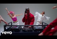 Elton John, Britney Spears - Hold Me Closer (Joel Corry Remix) | videoclip