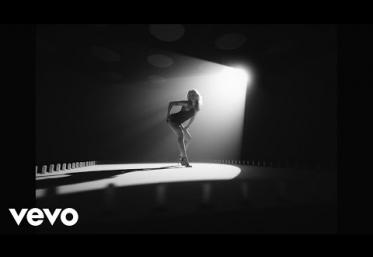 Miley Cyrus - River | videoclip