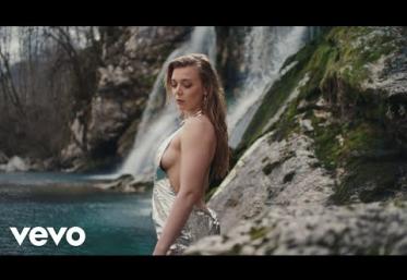Becky Hill - Outside Of Love | videoclip