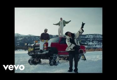 The Chainsmokers, Fridayy - Friday | videoclip